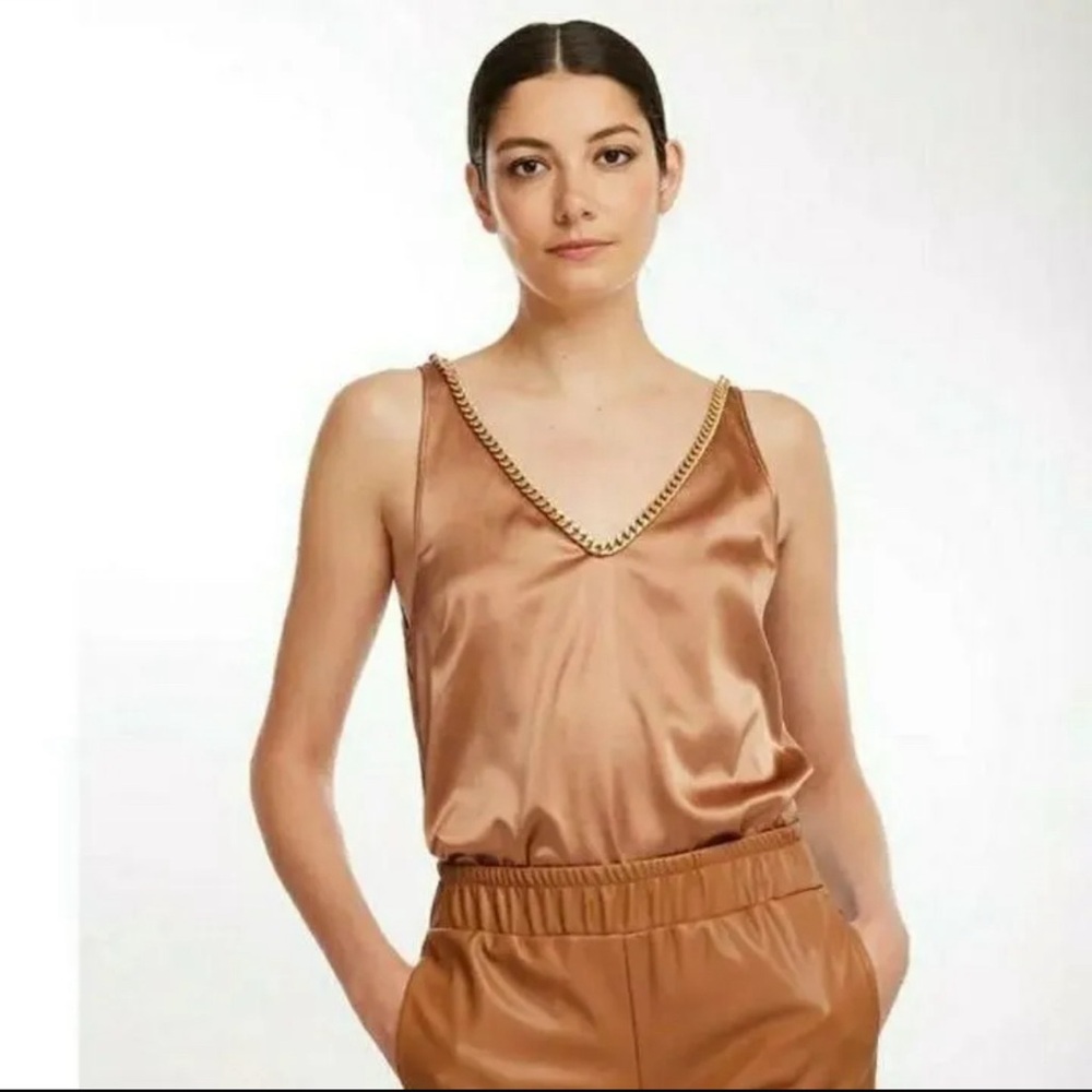 Generation Love Dallas Chain Tank in Mocha  Sz M Mocha is in the last 3 photos.